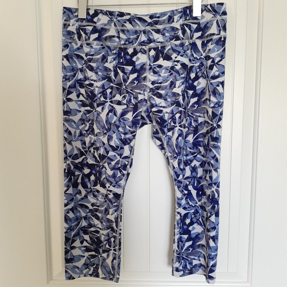 Athleta Sonar Capri Blue Leaf Print Size XL